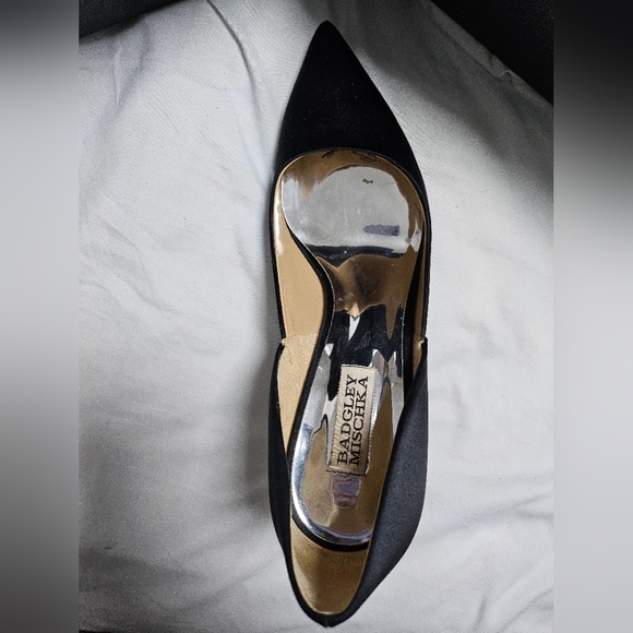 Badgley Mischka Satin Pumps 8.5 rhinestone heel - Picture 3 of 15